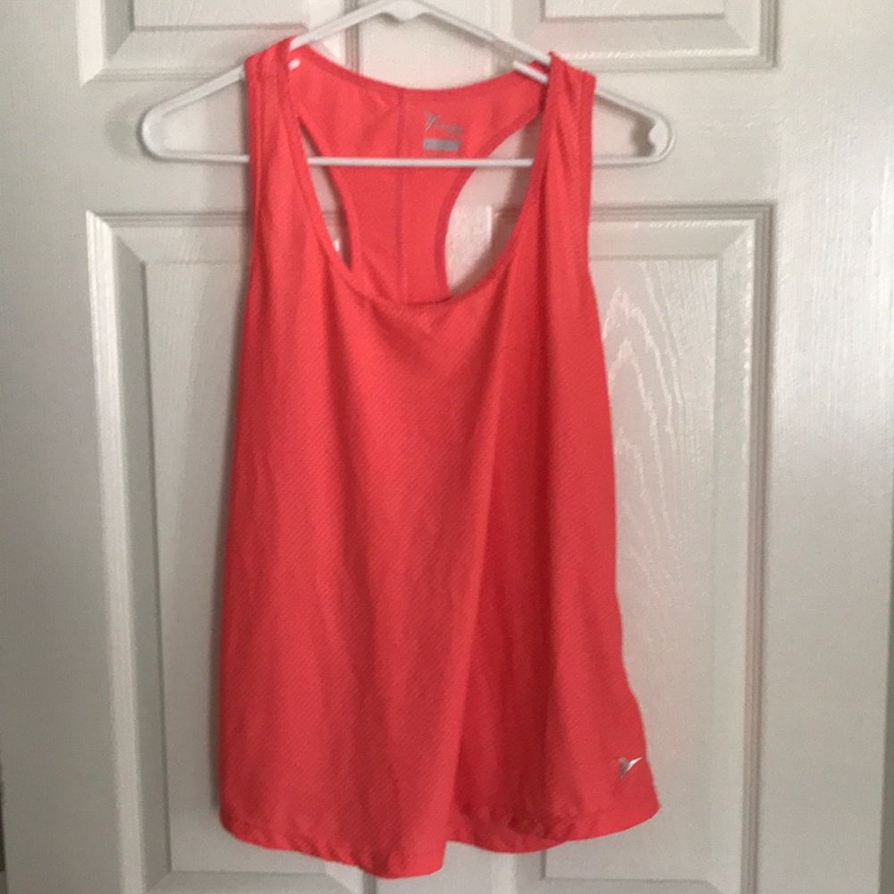 Women’s pink athletic top